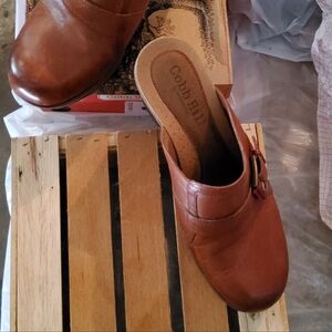 New Balance Cobb Hill, Clogs Sz 8 M. Heel 3". Euc, Leather uppers and linings